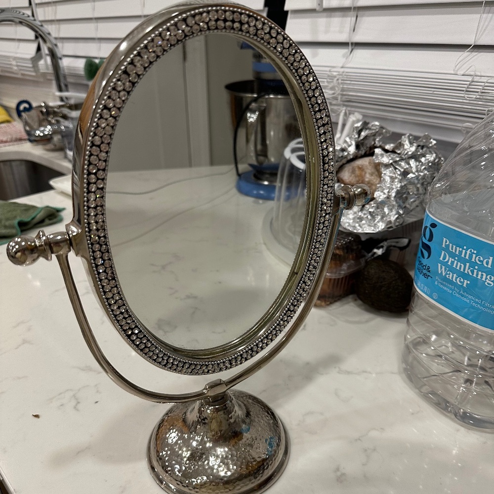 Gorgeous silver and crystal mirror - Picture 1 of 5